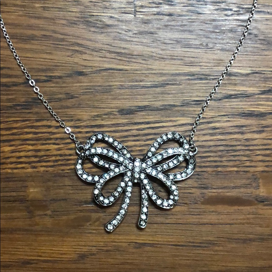 Cookie Lee Elegant Bow Necklace 18$